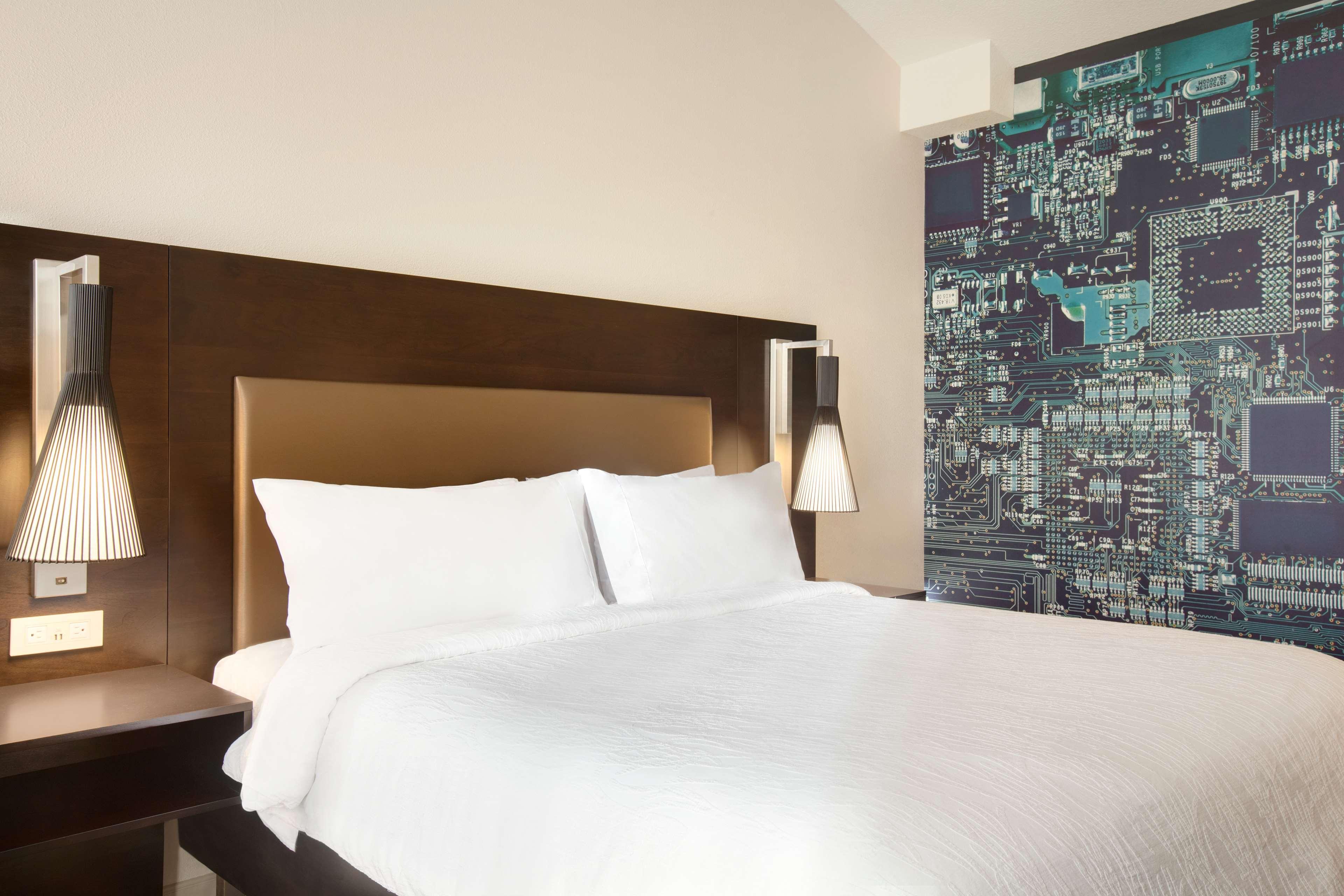 Hilton Garden Inn Купертино Экстерьер фото
