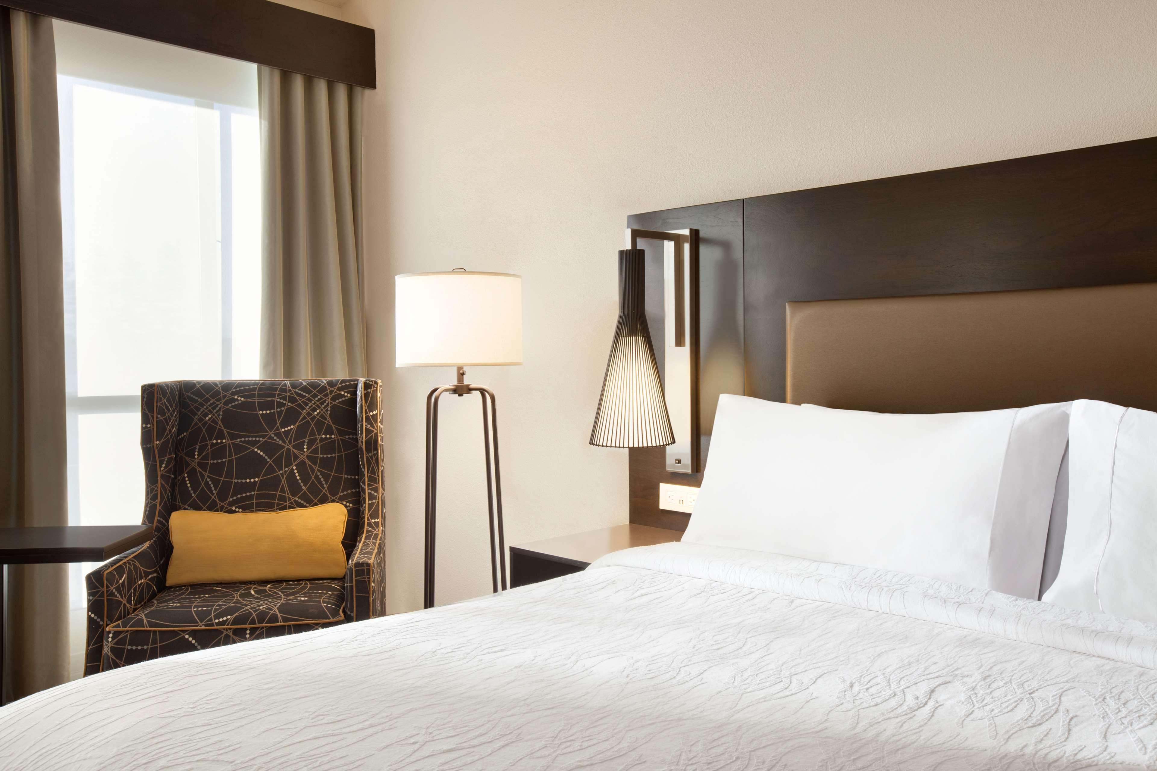 Hilton Garden Inn Купертино Экстерьер фото