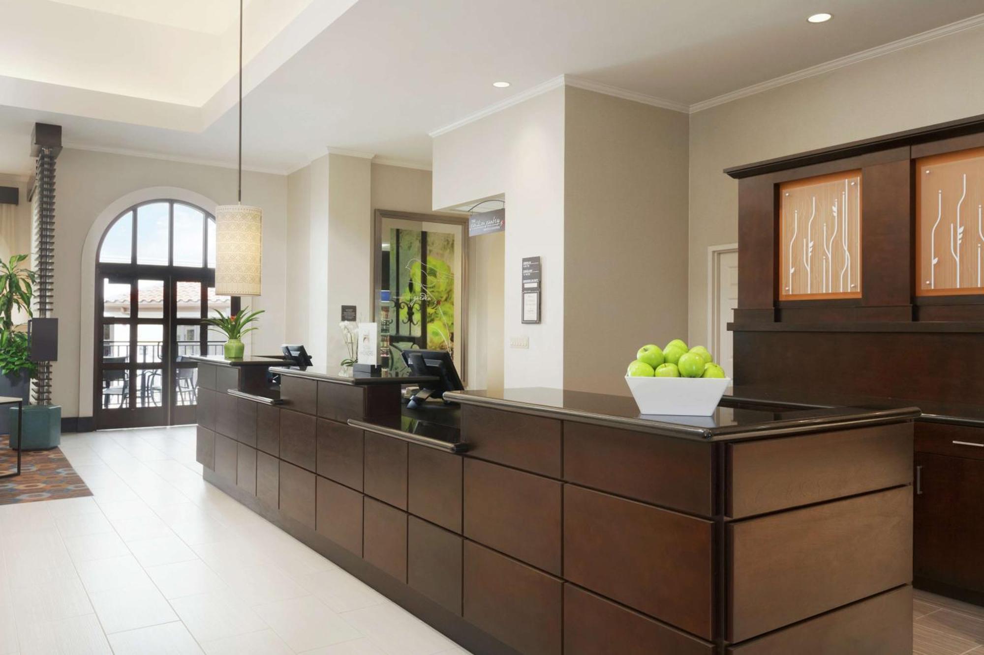 Hilton Garden Inn Купертино Экстерьер фото