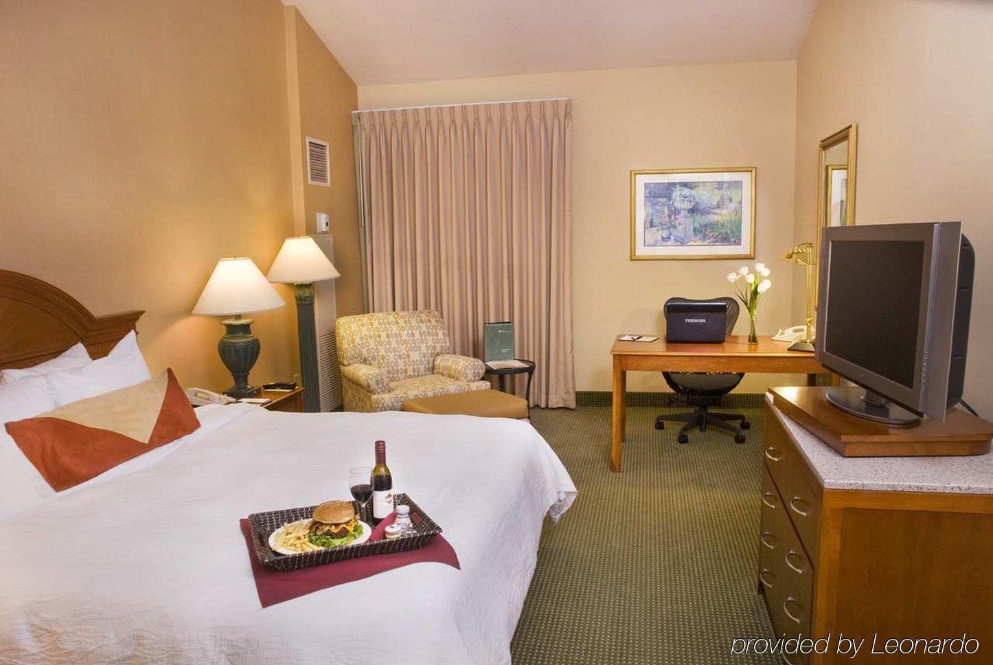 Hilton Garden Inn Купертино Номер фото