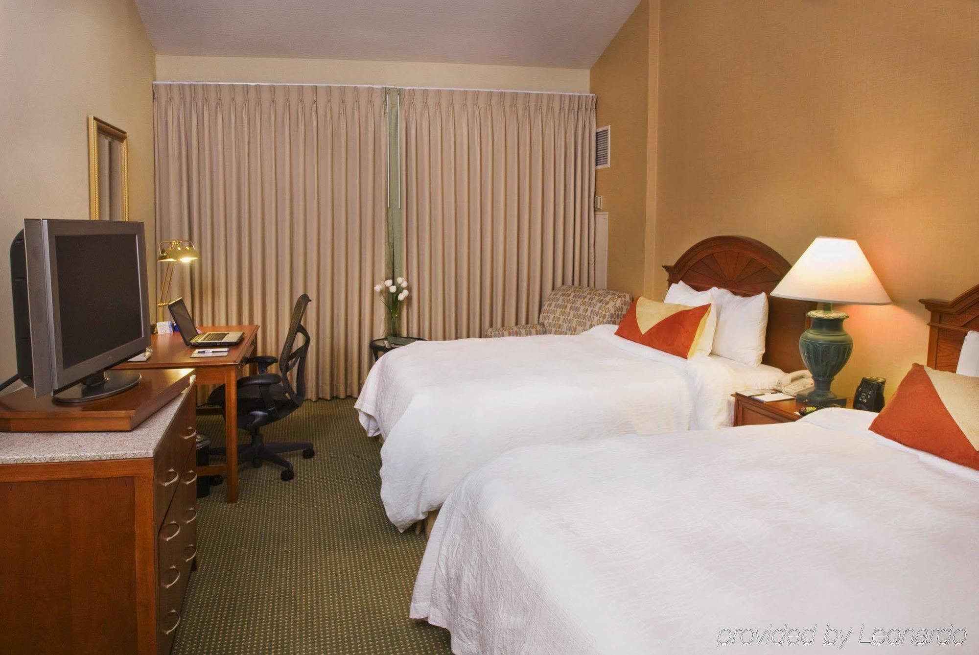 Hilton Garden Inn Купертино Номер фото