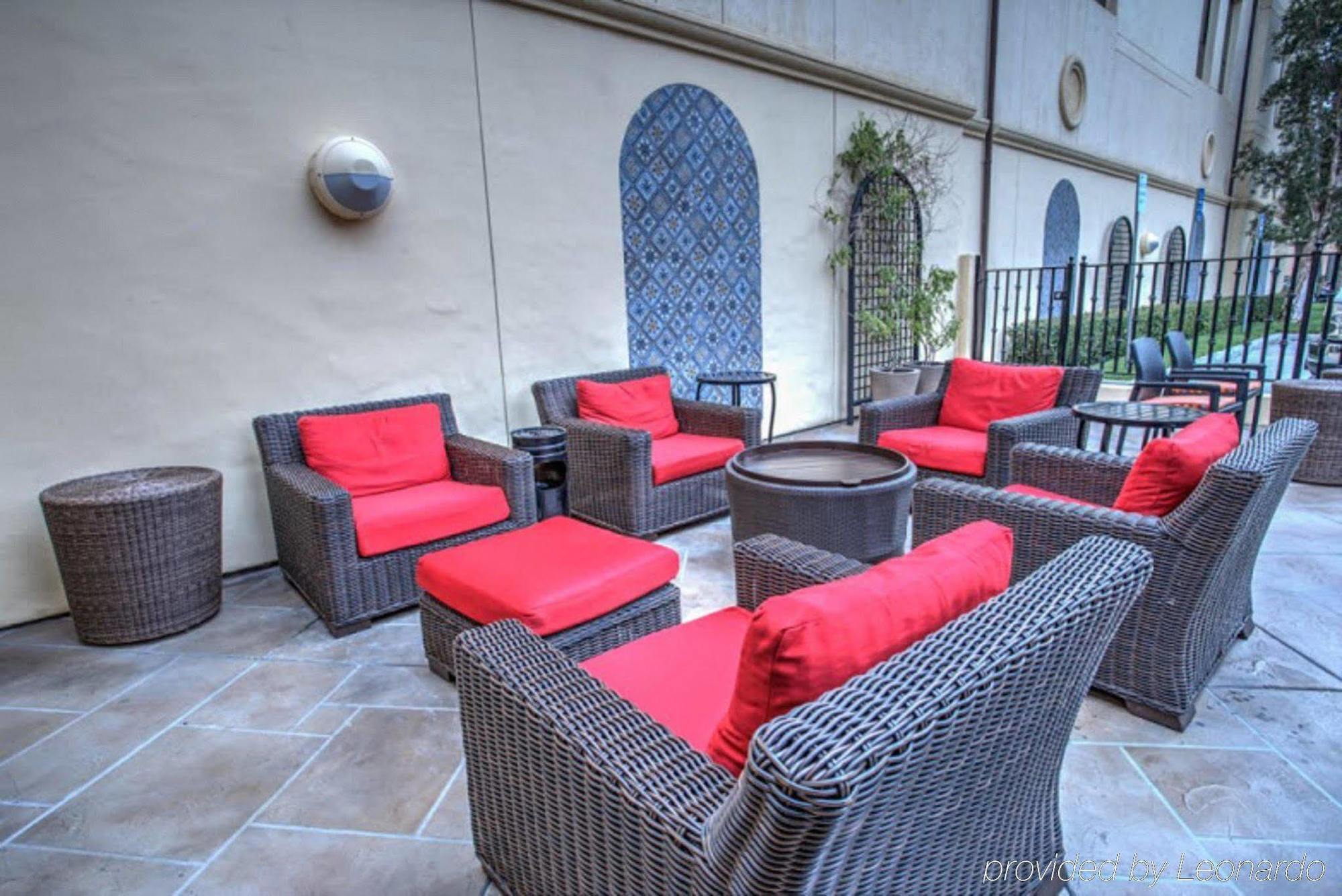 Hilton Garden Inn Купертино Экстерьер фото
